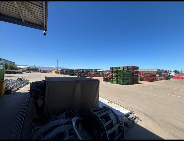 231M² WAREHOUSE TO LET IN BLACKHEATH INDUSTRIAL